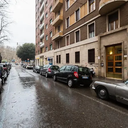 Bright Flat In Prati Apartament
