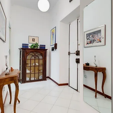 Bright Flat In Prati Rzym